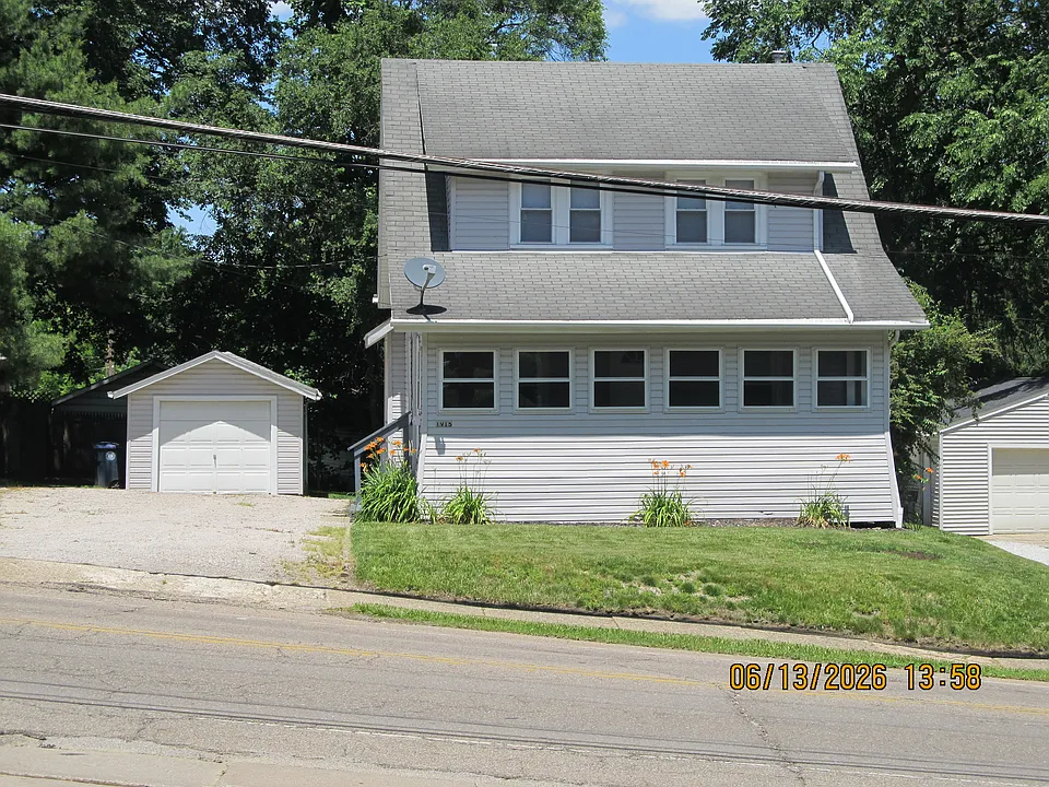 1915 Newton St