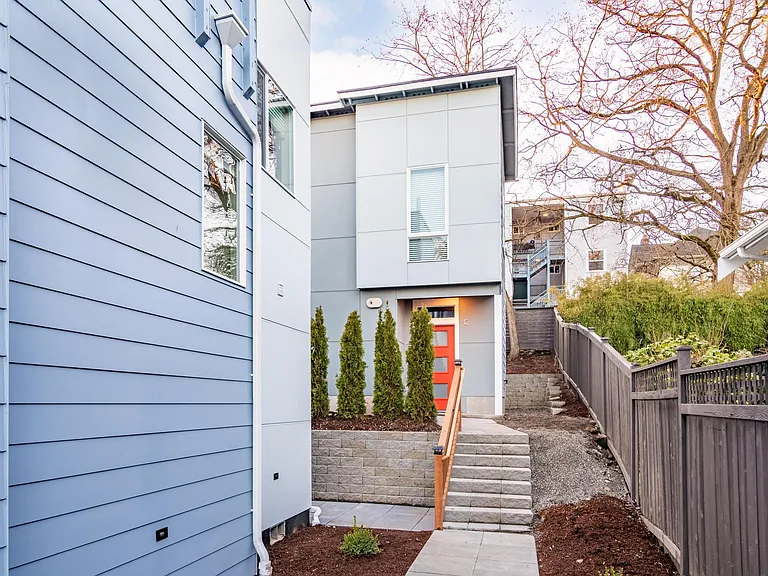 529 20th Ave #C — Photo 1