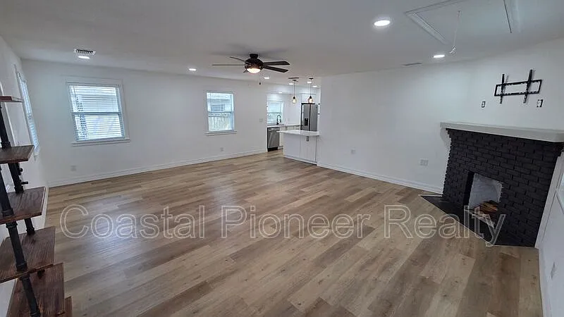 2 bed, 2.0 bath, 1200 sqft, $3,000 — Photo 4