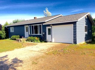 10542 E Shady Ln, Suttons Bay, MI 49682