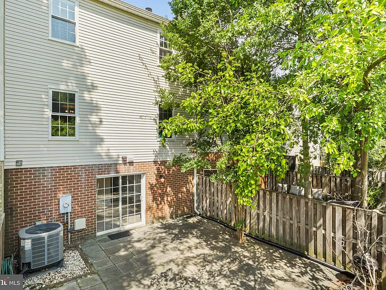 3146 Valentino Ct — Photo 25