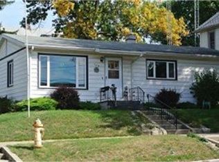 720 Rocksylvania Ave, Iowa Falls, IA 50126