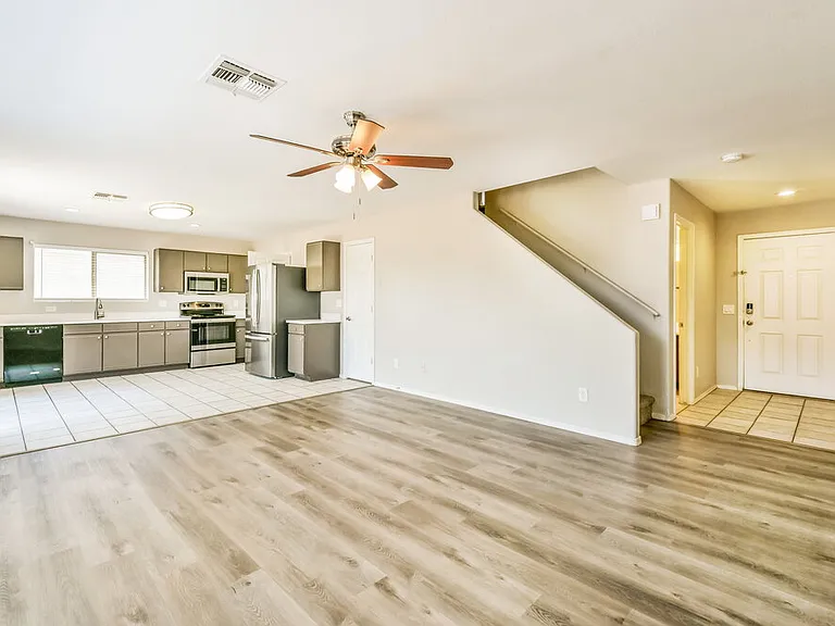 2236 E Spruce Dr — Photo 5