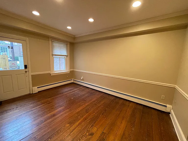 12 E Market St #1 — Photo 8