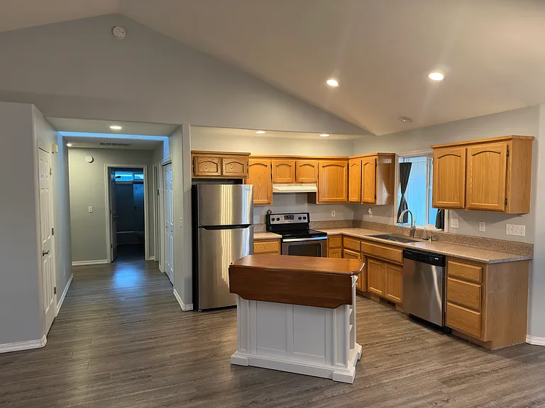 350 Walnut Ln — Photo 10