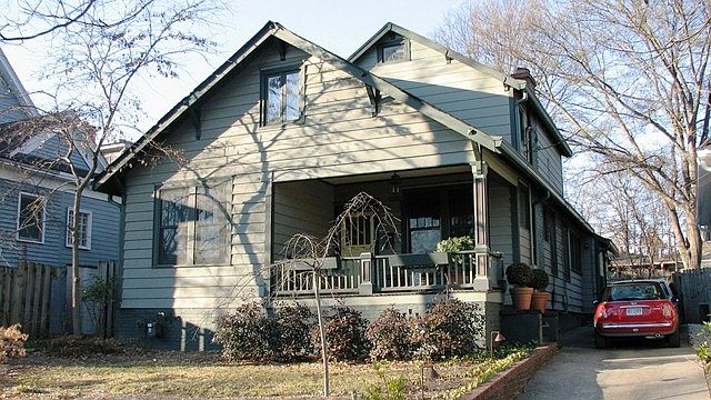 You will love this location. Steps to six feet under, The Jane and Historic Oakland cemetary. Old charm but expanded up and back!