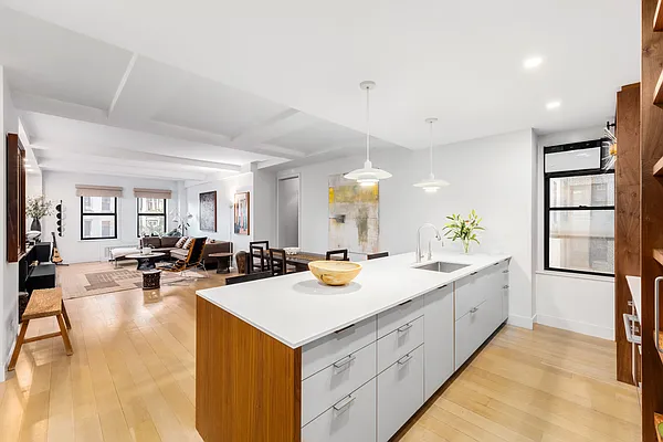 Sold by Sotheby's International Realty | media 8