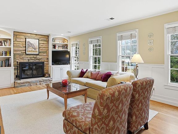 3rd image of 6 Thorburn Rd