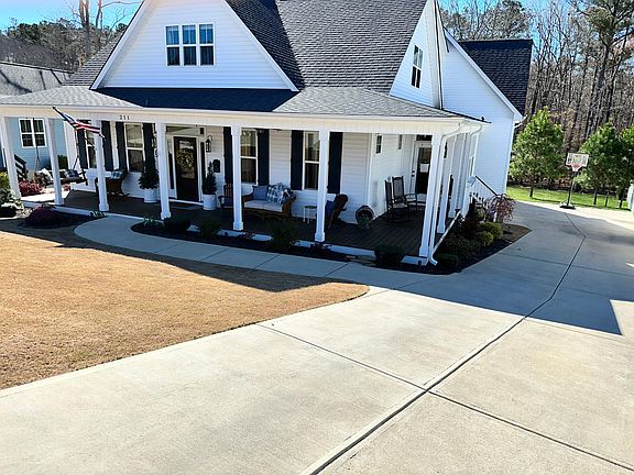 2nd image of 211 Ashley Woods Ct