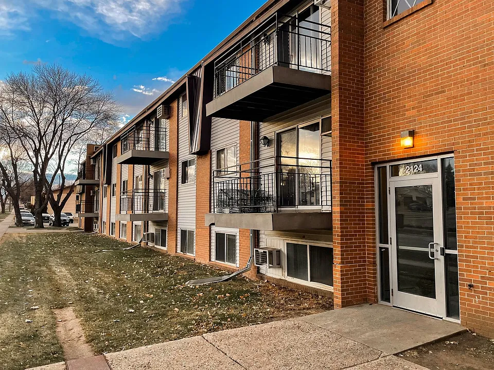 2124 E Divide Ave #326