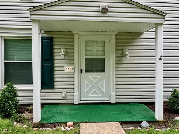 625 Canterbury Ln #27-A, Medina, OH 44256
