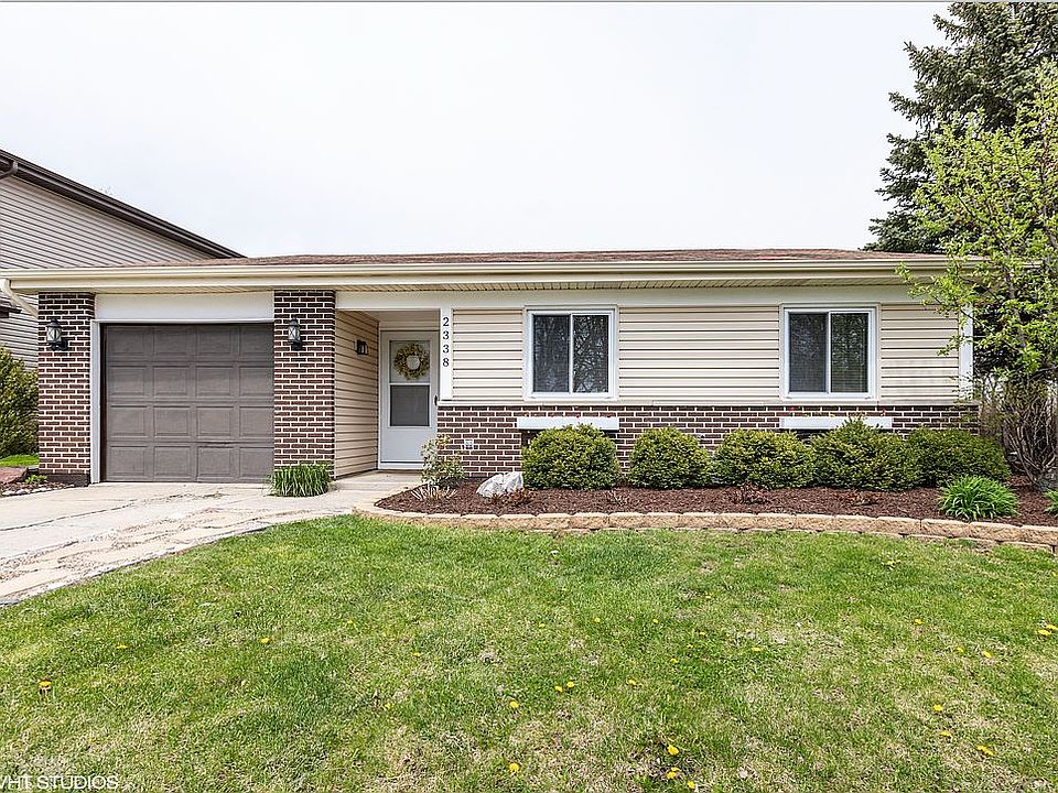1st image of 2338 Vista Dr