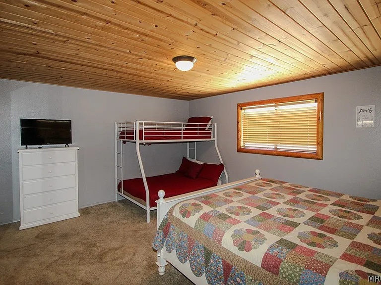 46784 Pioneertown Rd — Photo 17