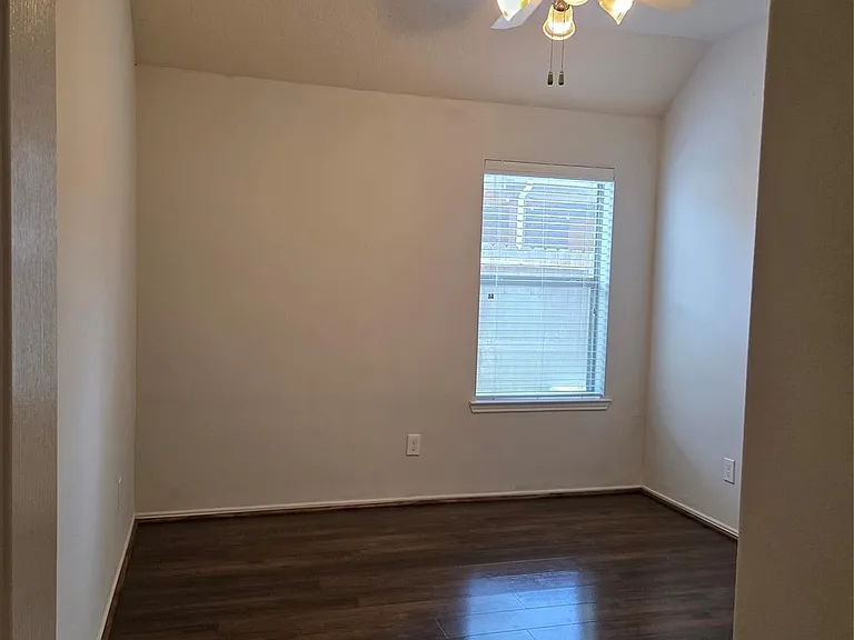 219 Golden Grain Dr — Photo 15