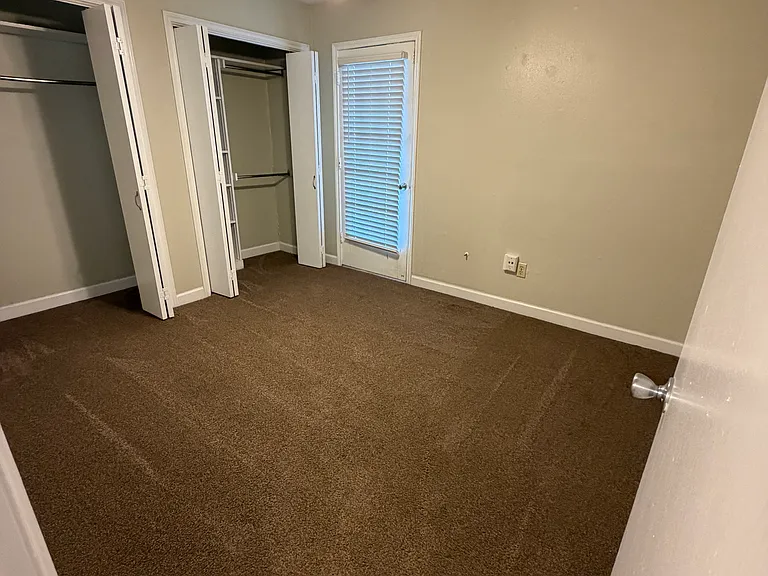 1300 Cardinal Dr #G — Photo 9