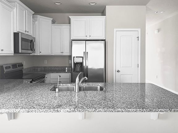 3rd image of 25 Crossing Ln Unit D