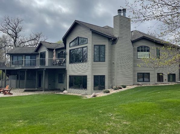 2704 Campus Ln, Albert Lea, MN 56007