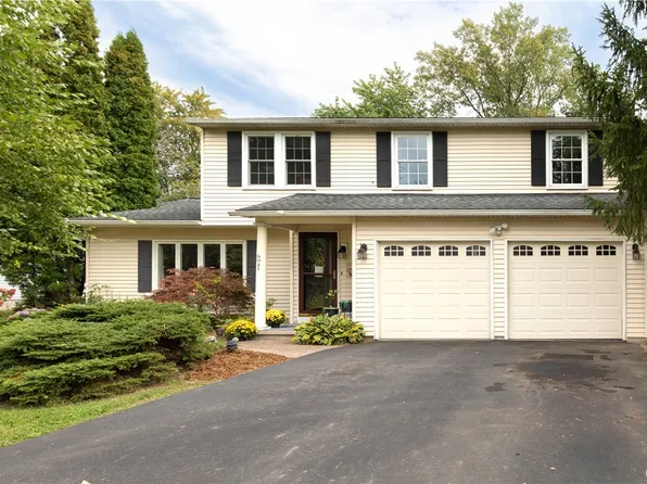 6041 Jerusalem Dr, Cicero, NY 13039