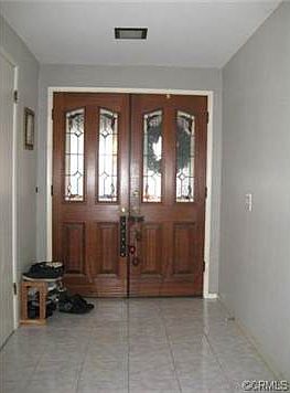 double door entry - interior view