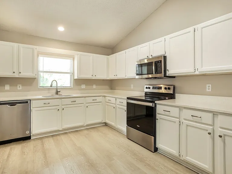 2066 Tanager Dr — Photo 7