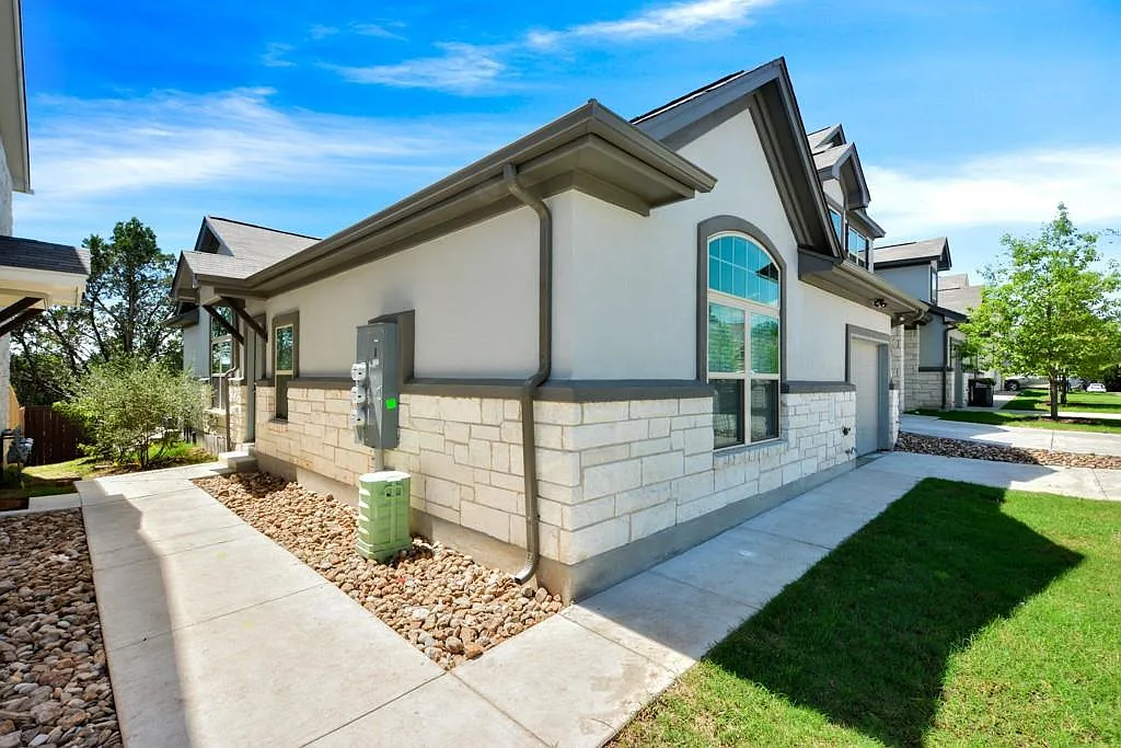 Building Photo - 121 Thelonious Dr #1601