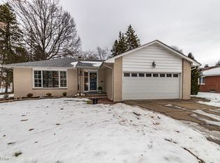 38856 Johnnycake Ridge Rd, Willoughby, OH 44094