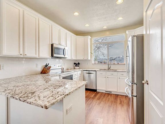 3rd image of 8324 S Imperial Oak Dr