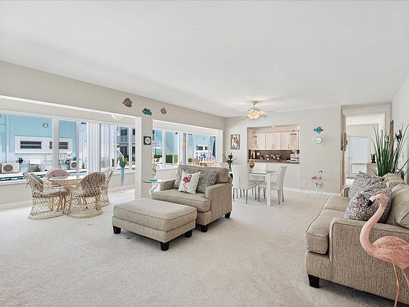 4th image of 3025 Harbor Drive #17