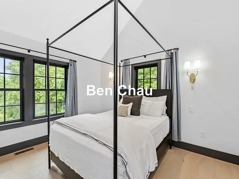 208 Windsor St #SINGLE HOUSE — Photo 9
