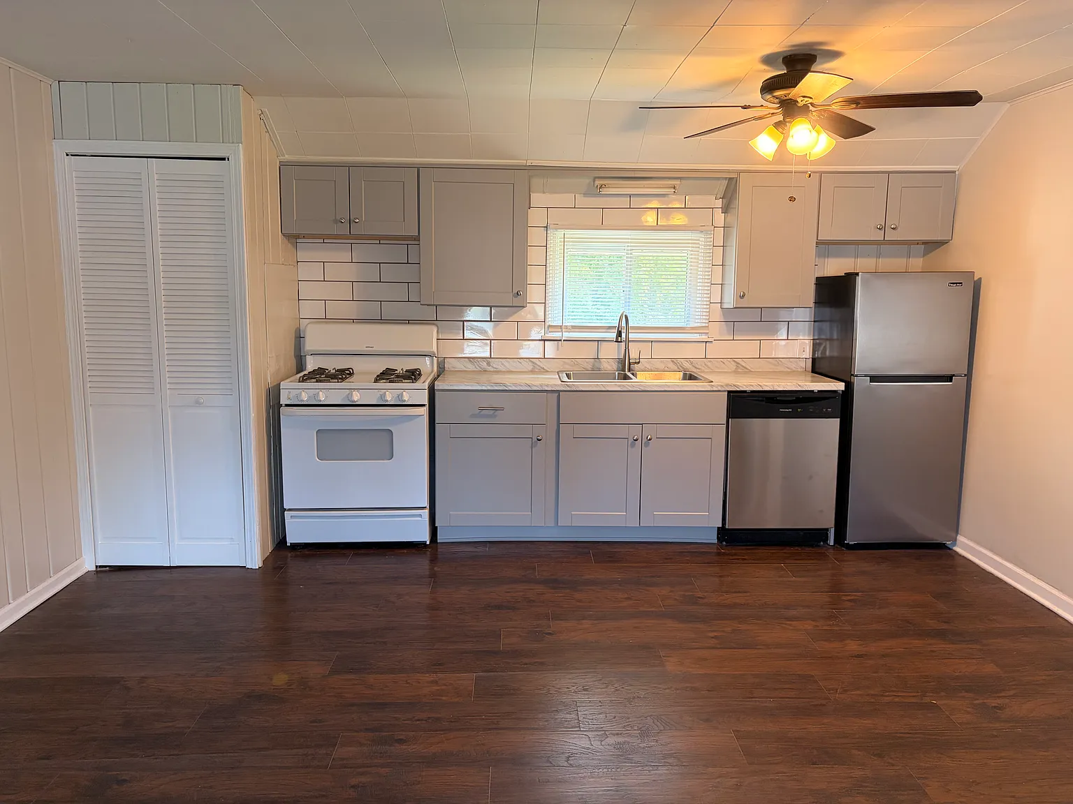 2 bed, 850 sqft, $1,000 — Photo 2