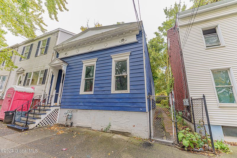 2nd image of 255 2nd Street