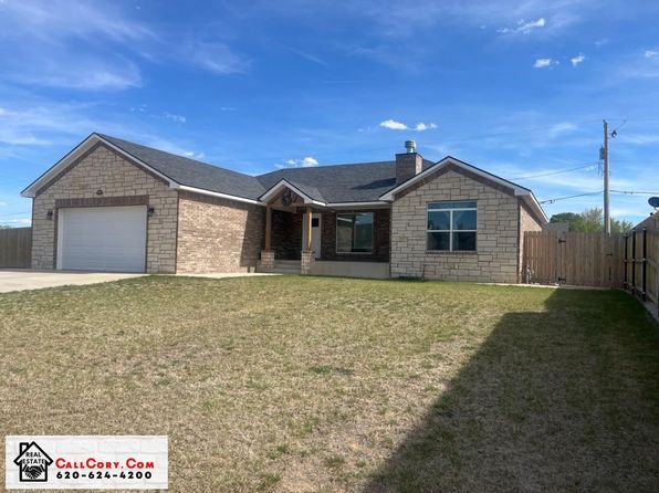 900 N Holly Dr, Liberal, KS 67901