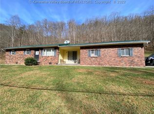 1826 Grapevine Rd, Charleston, WV 25320