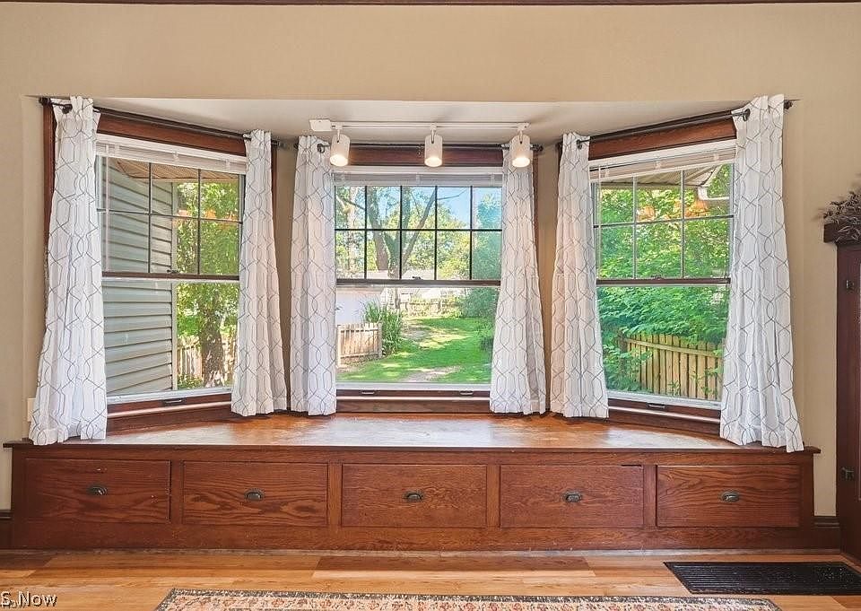 20675 Almar Dr, Shaker Heights, OH 44122 | MLS #5221180 | Zillow