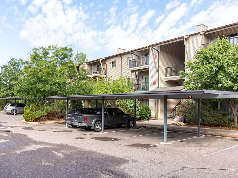 Mullan Reserve Apartments — Photo 23