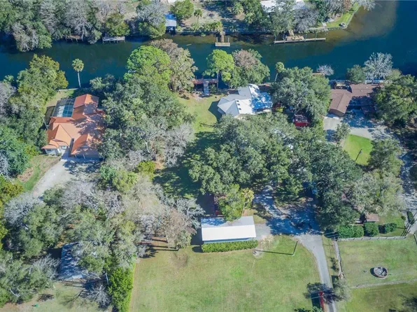 11371 N Honey Jordan Point, Inglis, FL 34449