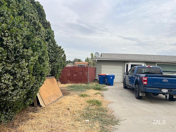 3rd image of 3750 E Overland Rd