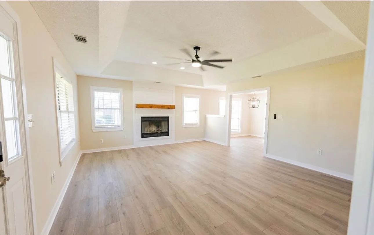 Beautiful Home For Rent — Photo 2