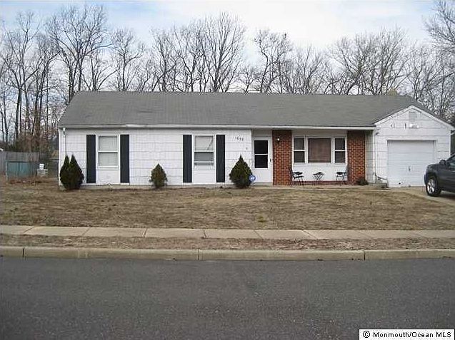 1st image of 1655 Hidden Ln