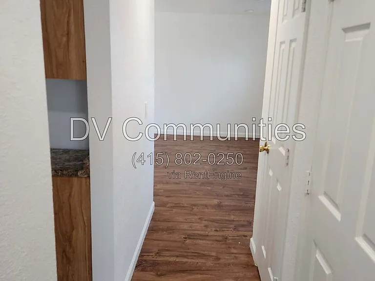 101 N 10th St #13 — Photo 23