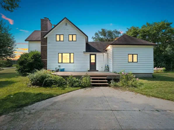 N8095 Anderson Rd, Iola, WI 54945