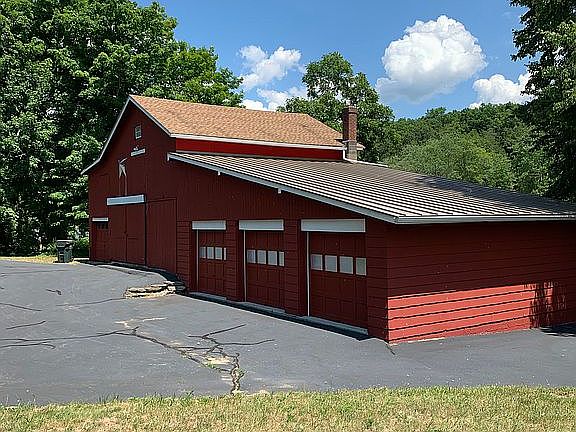Barn/Garage 2750sqft