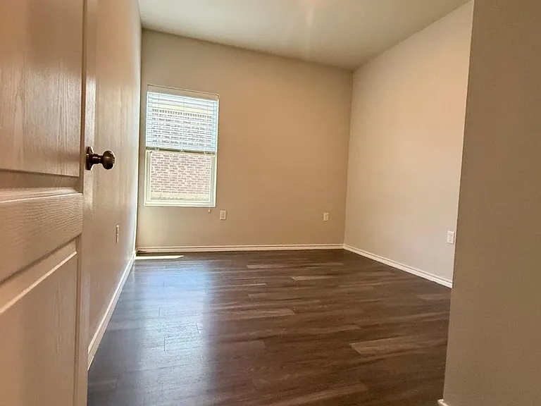 1411 Monterey Dr — Photo 14