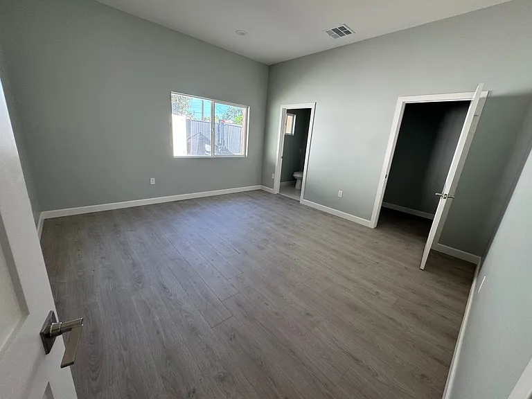 16614 Nordhoff St — Photo 9