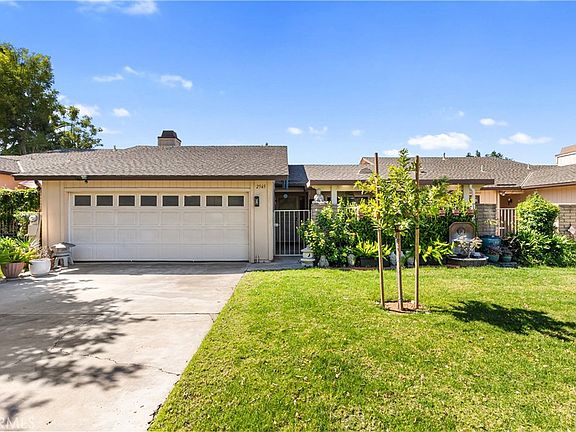 3rd image of 2565 Laramie Rd