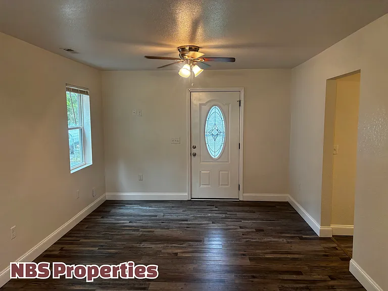 1940 McClung Ave — Photo 6