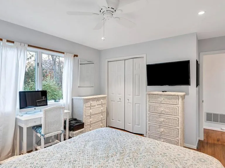 51 Roses Grove Rd — Photo 22