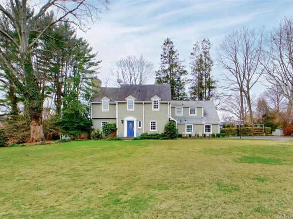 109 Country Club Drive, Port Washington, NY 11050