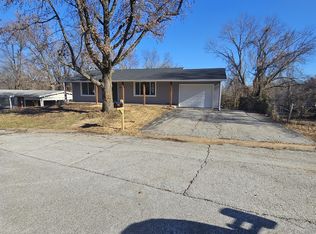 10200 Green Valley Dr, Saint Louis, MO