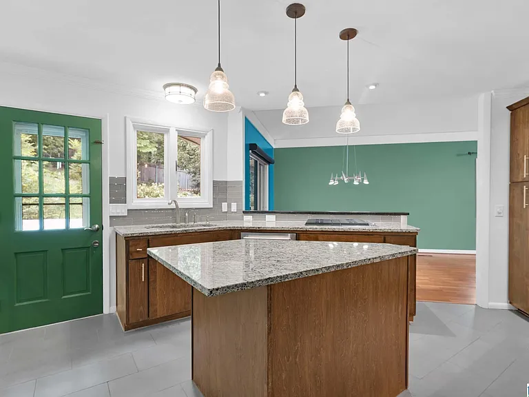 373 Laredo Dr — Photo 19